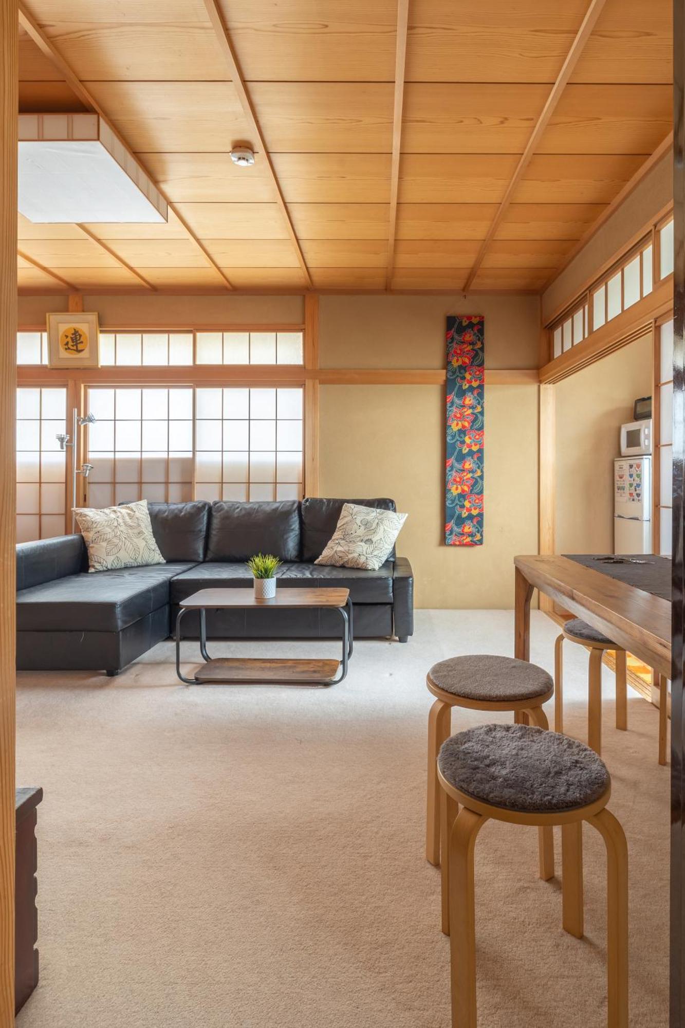 The Ivy Apartments, Location, Yoyogi!! Tōkyō